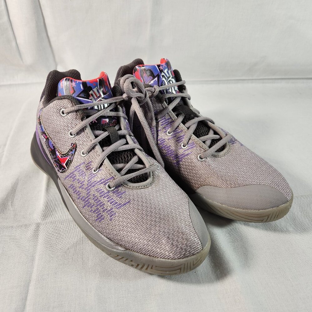 Nike Kyrie Flytrap II Shoes Youth Size 6.5Y Basketball Sneakers AQ3412-003 EUC
